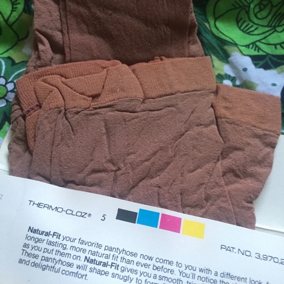 VTG Nylons - Picture 7 of 8